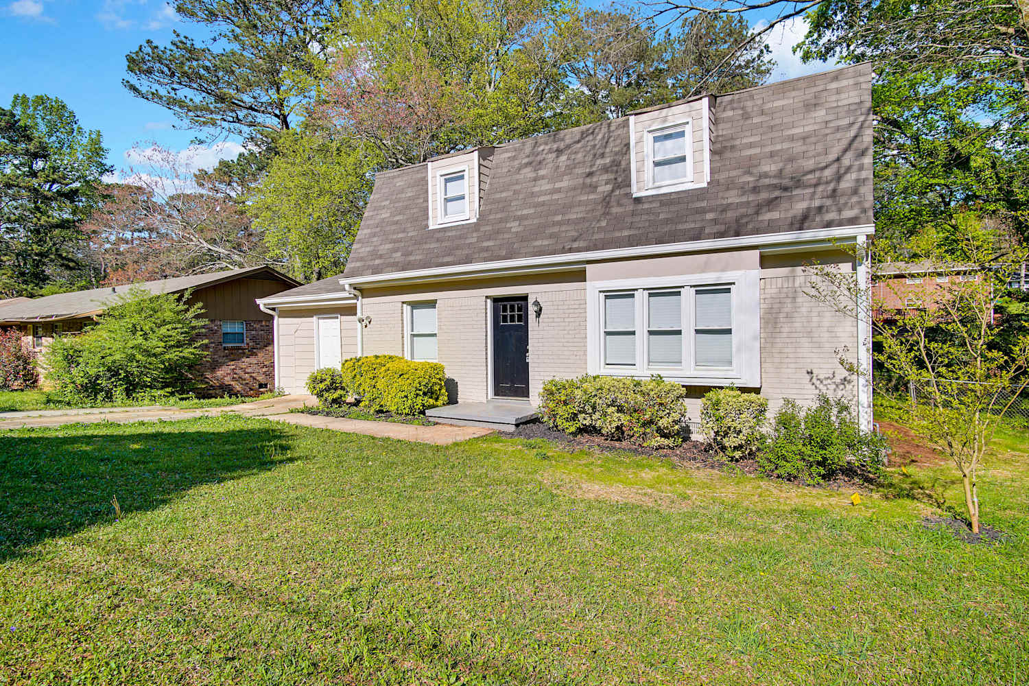 1690 Camperdown Cir photo 3