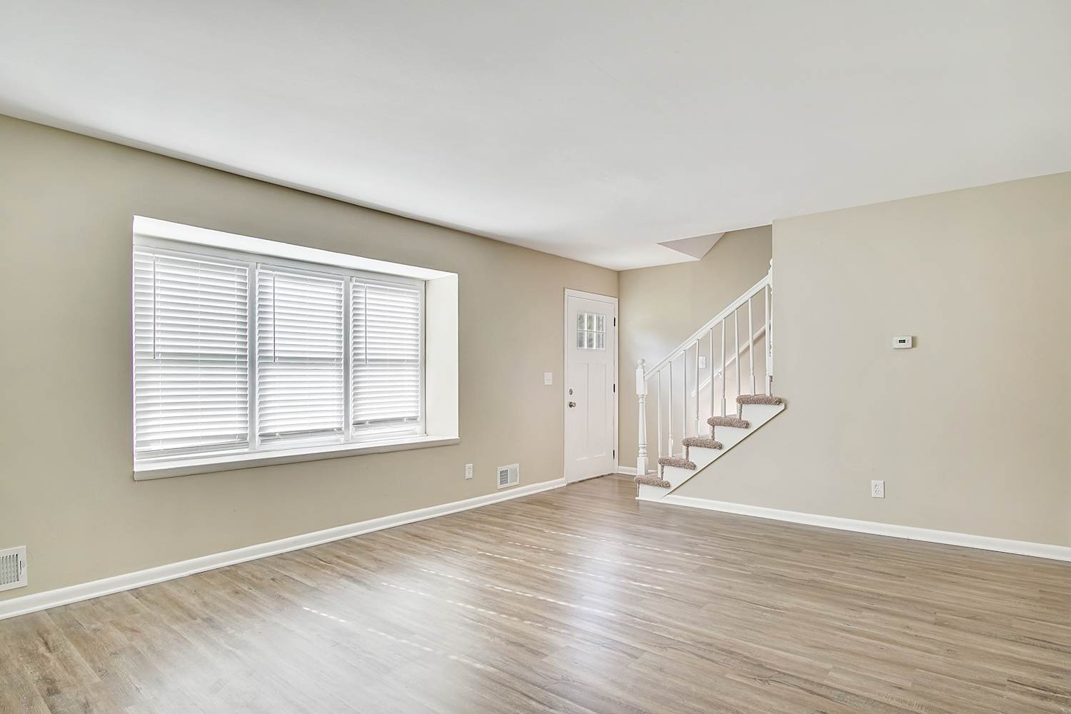 1690 Camperdown Cir photo 5
