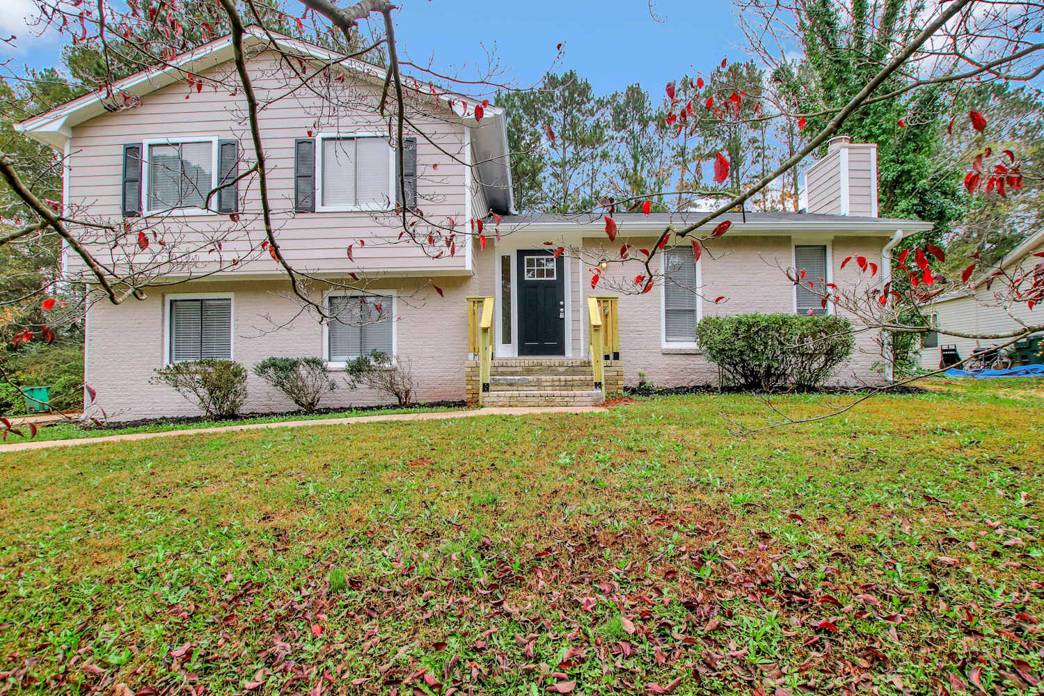 4421 Blackbirch Ln photo 2