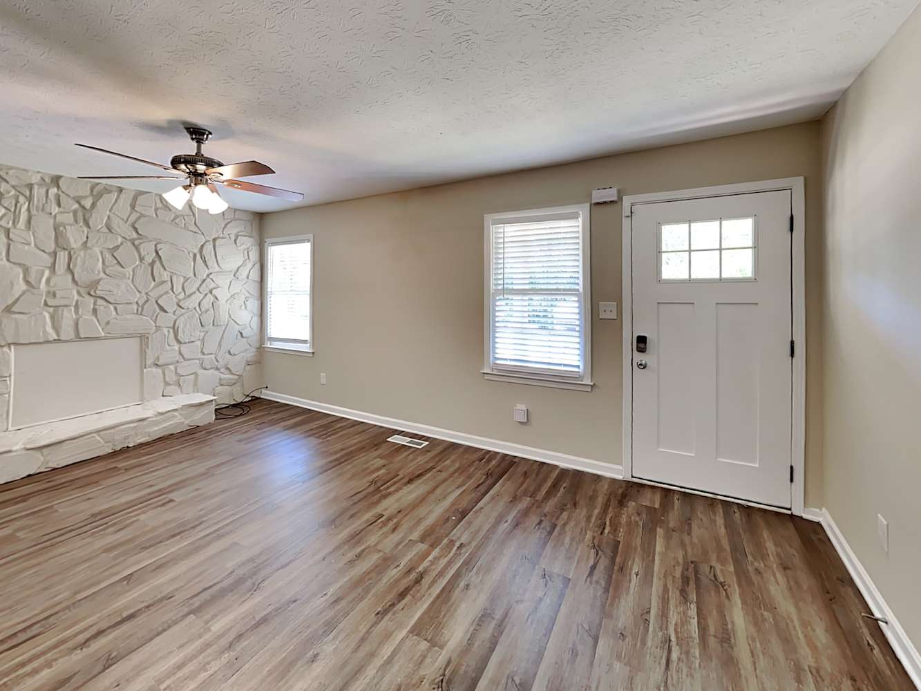8594 Autumn Leaf Dr photo 4
