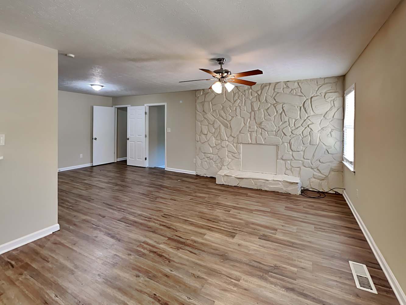 8594 Autumn Leaf Dr photo 5