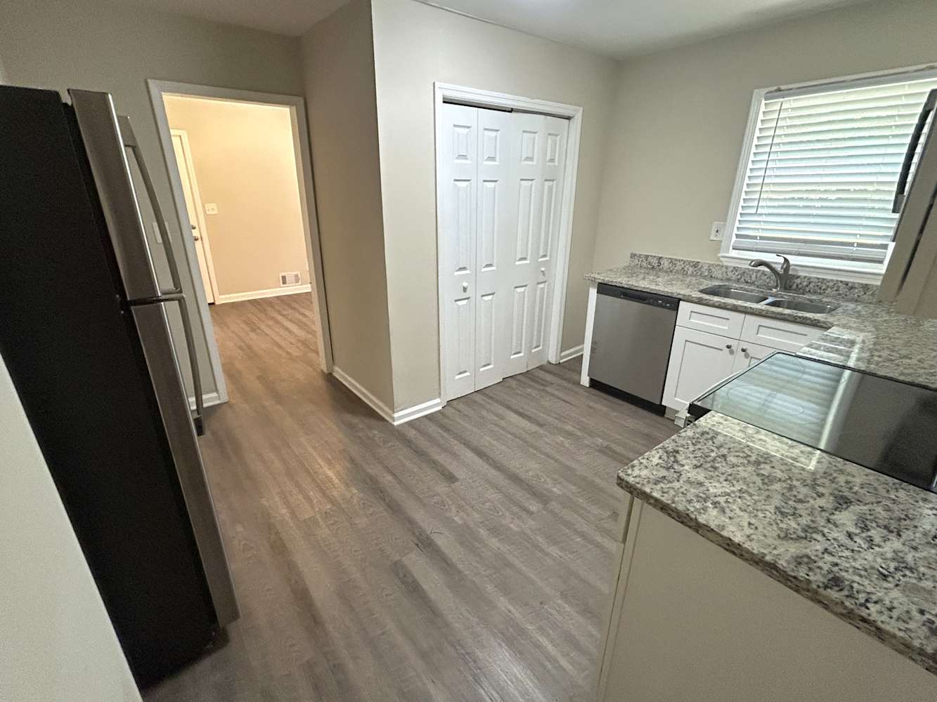 2015 Boulderview Dr Se photo 4