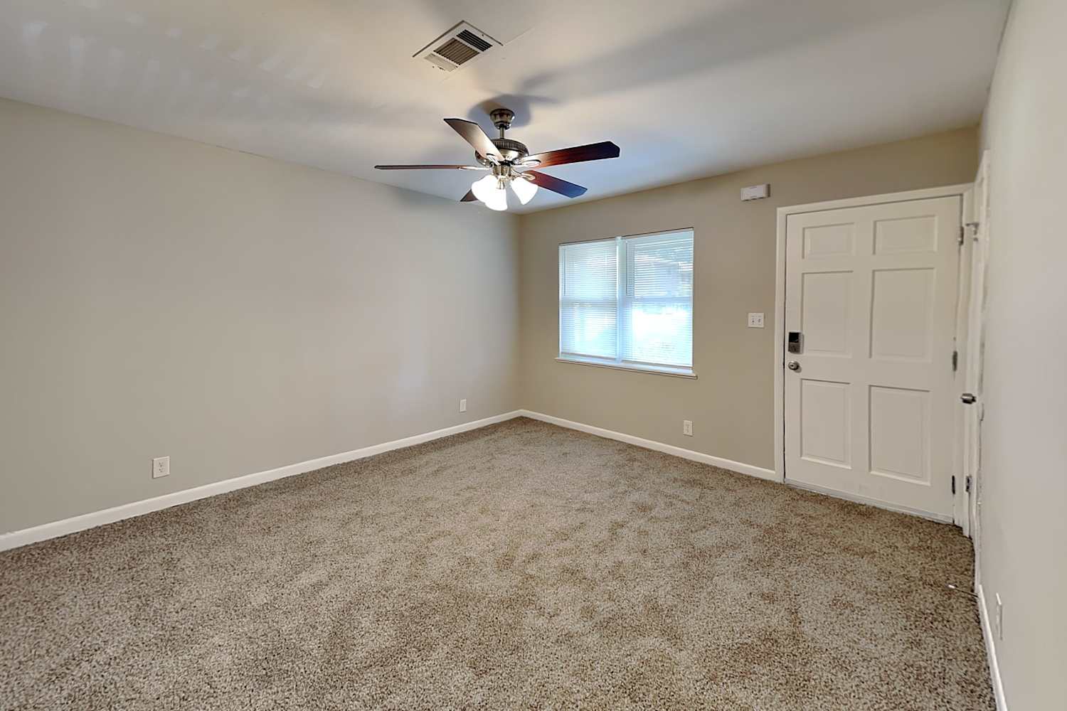 261 Howell Ter Sw photo 5