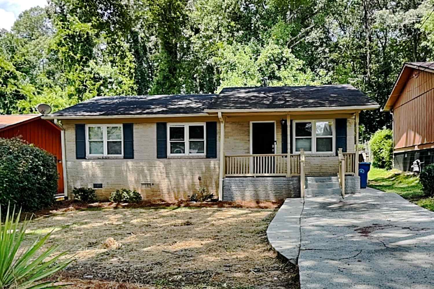 261 Howell Ter Sw photo 2