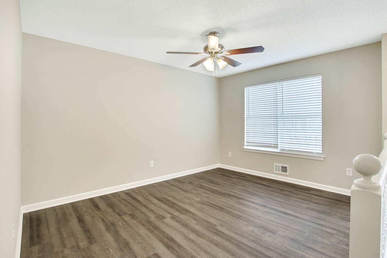 1815 Independence Dr photo 3