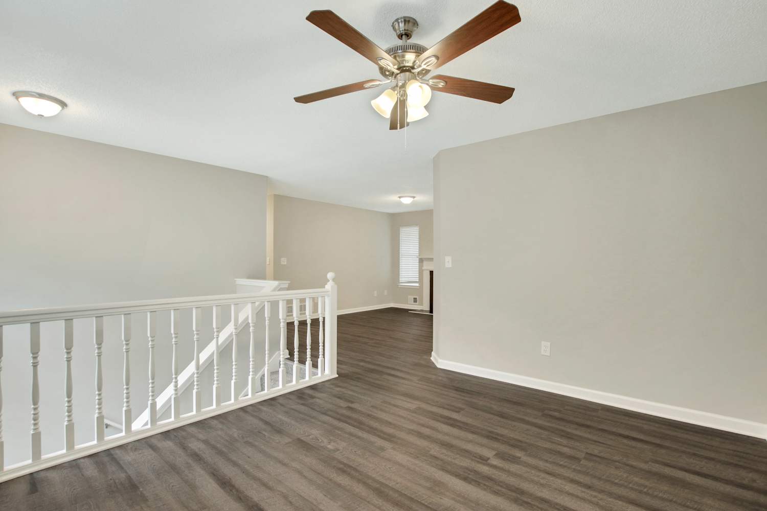 1815 Independence Dr photo 4