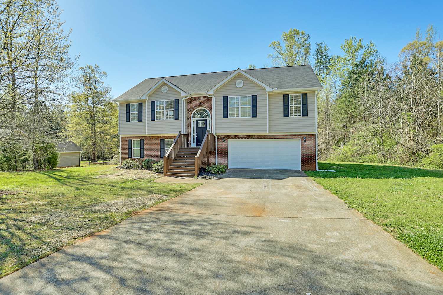 105 Valley View Dr photo 2