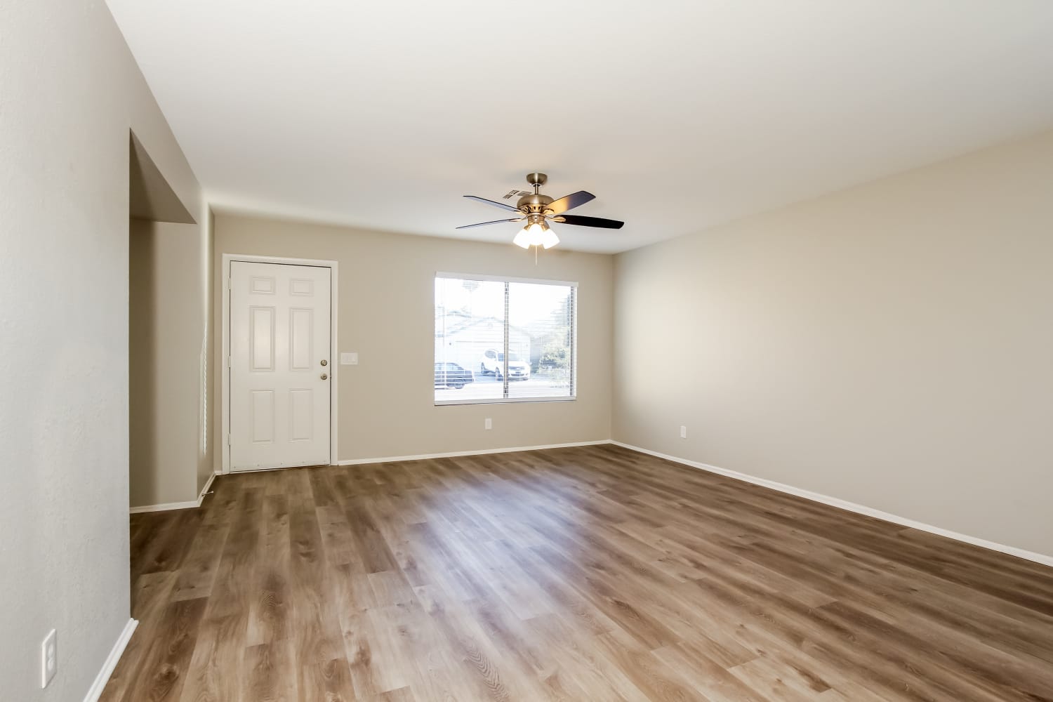 8304 W Baxter Drive photo 3