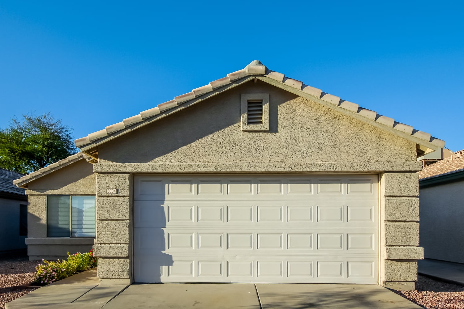 8304 W Baxter Drive photo 2