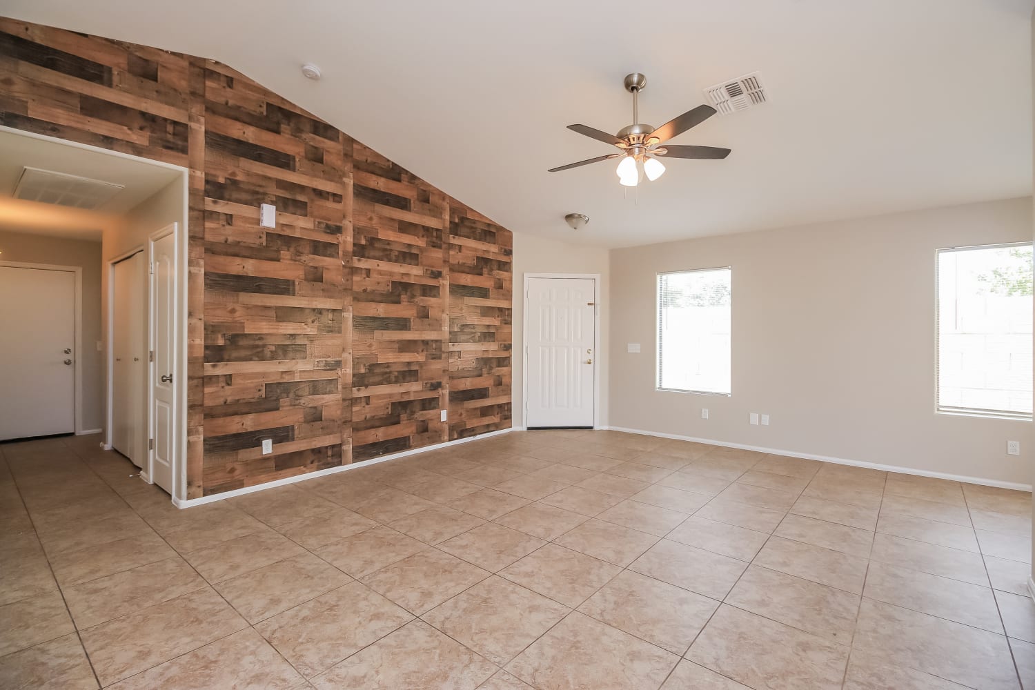 38155 N Luke Lane photo 2