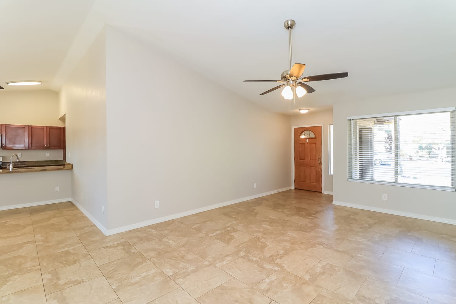 3041 E Bremen Street photo 3