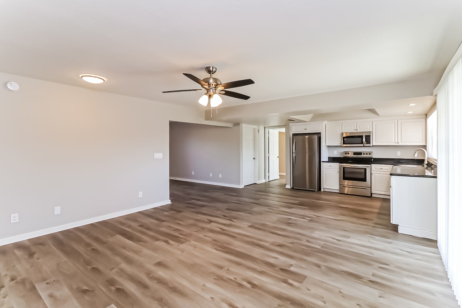 2937 E Michigan Ave photo 5