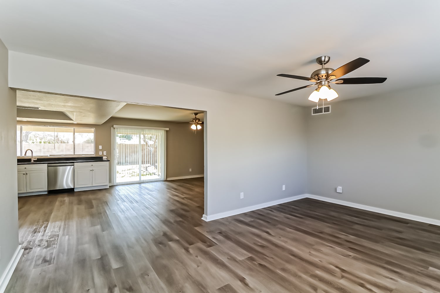 2937 E Michigan Ave photo 4