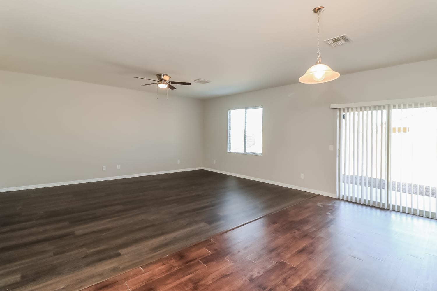 8226 W Wood Ln photo 2