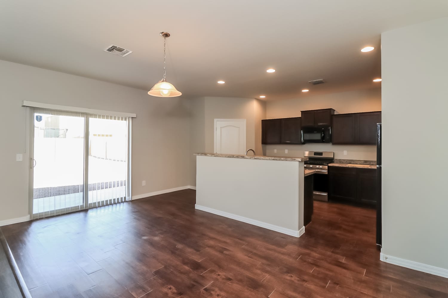 8226 W Wood Ln photo 5