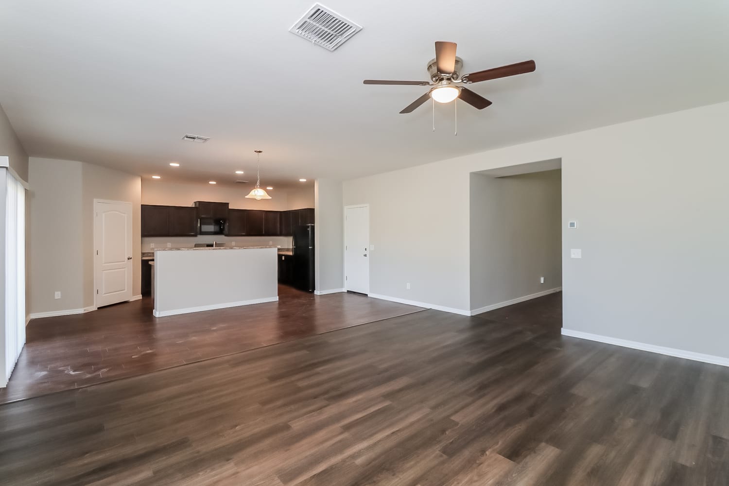 8226 W Wood Ln photo 4