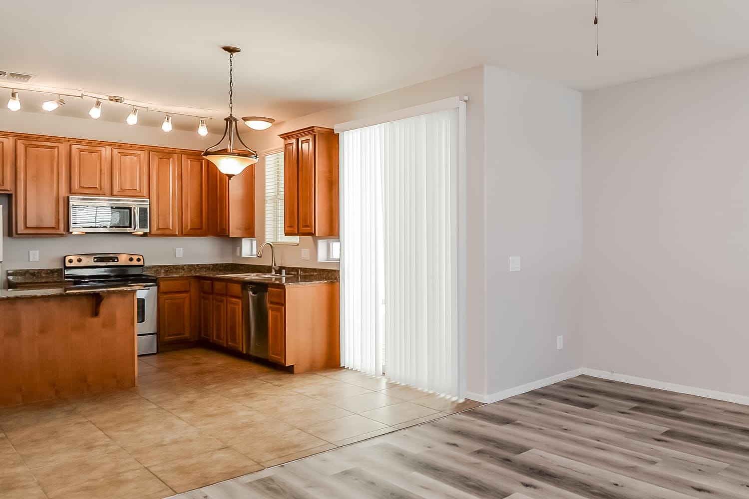 10135 E Isleta Ave photo 5