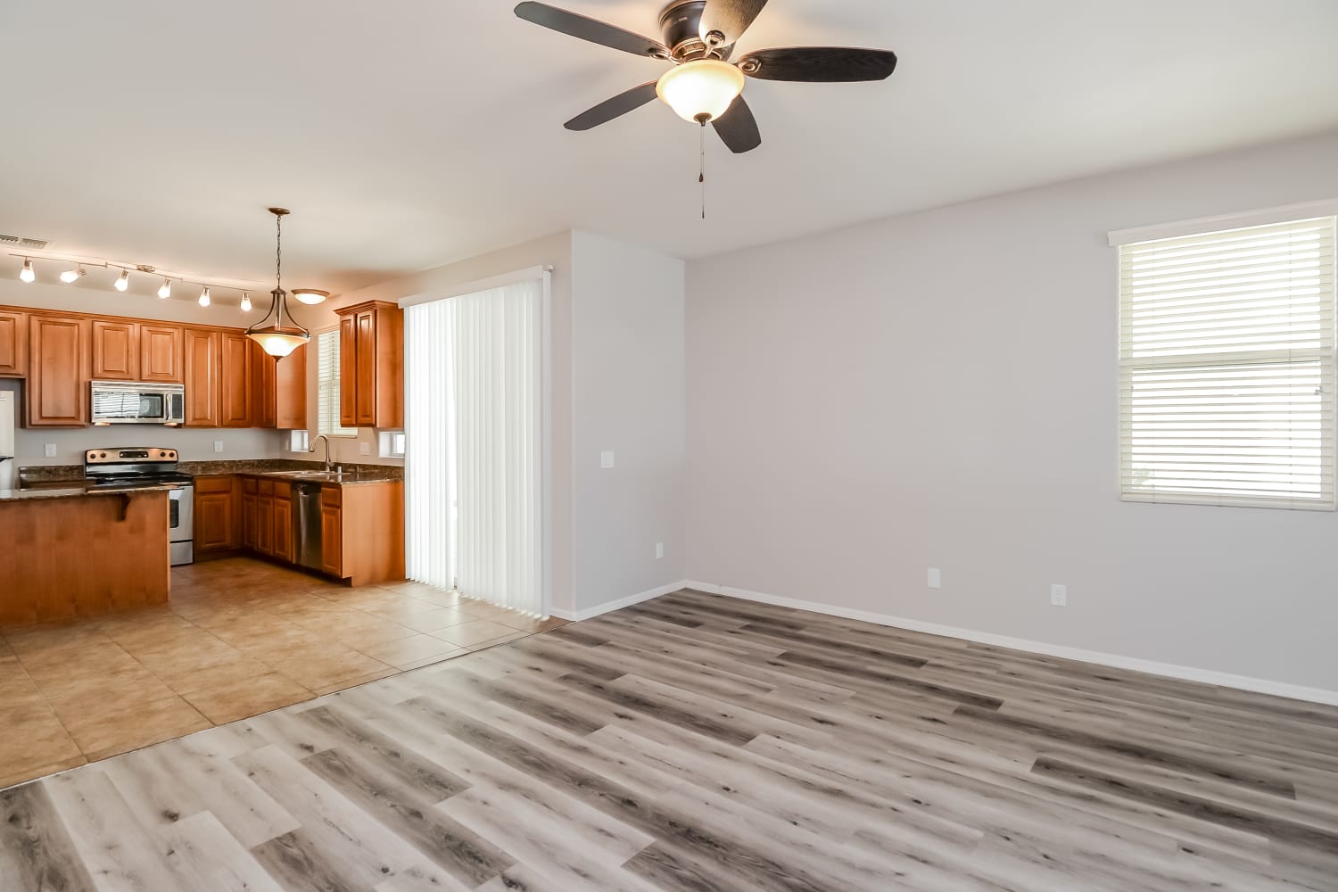 10135 E Isleta Ave photo 4