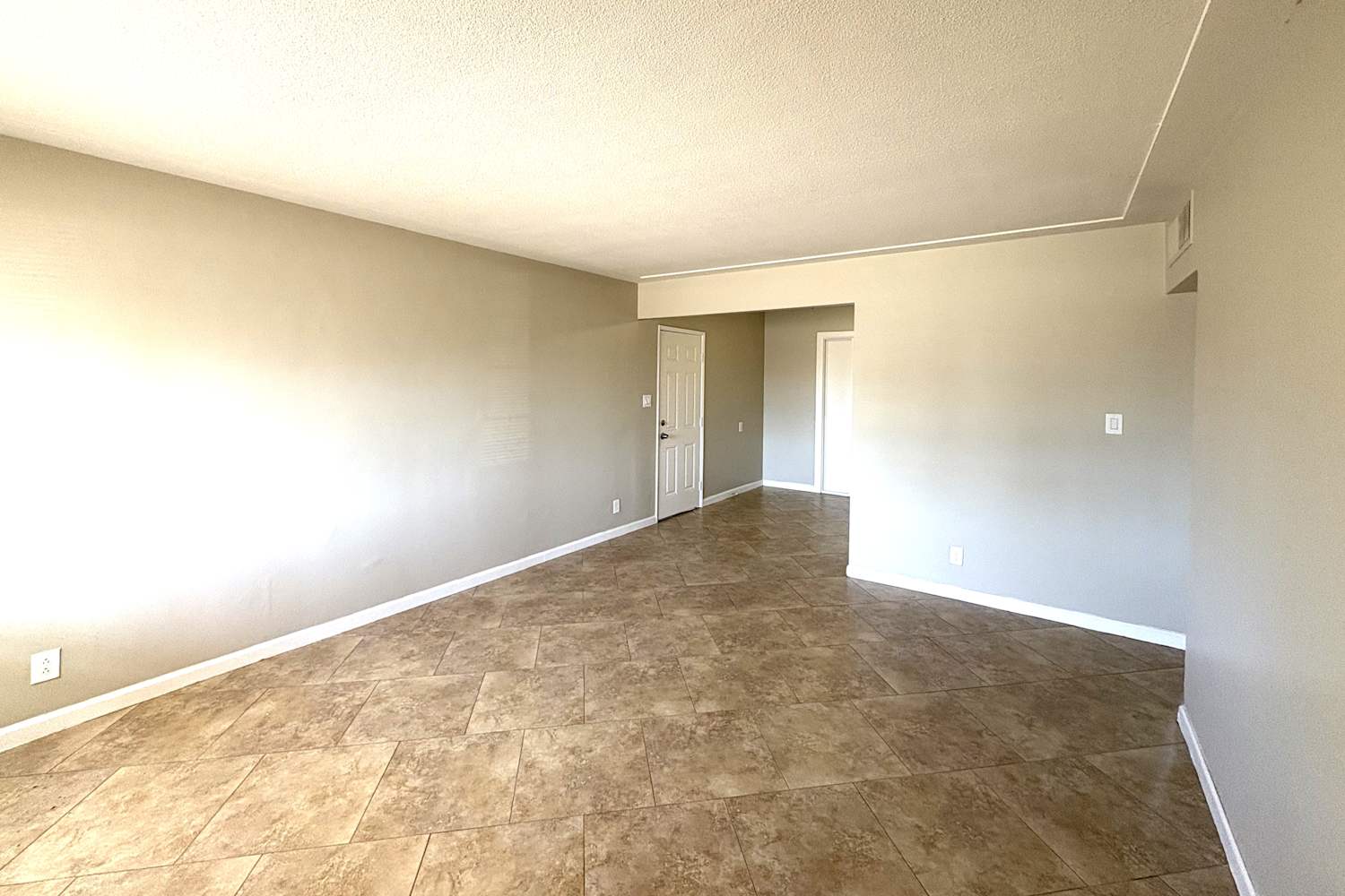 1944 W Gardenia Drive photo 4