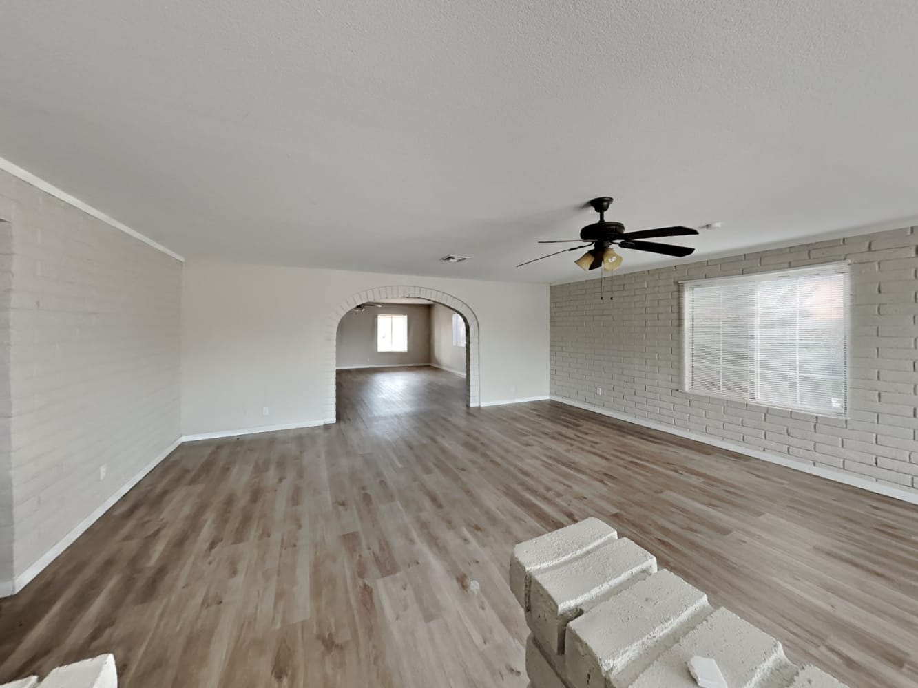 3529 W Chambers Street photo 3