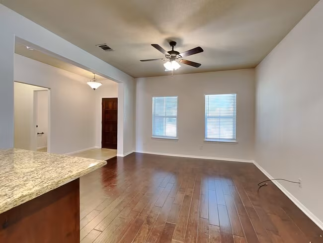 4921 Locke Avenue, Fort Worth, TX 76107 photo 2