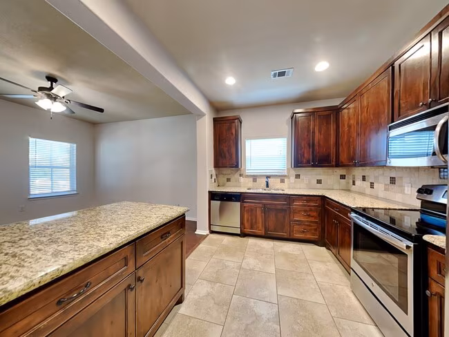 4921 Locke Avenue, Fort Worth, TX 76107 photo 4