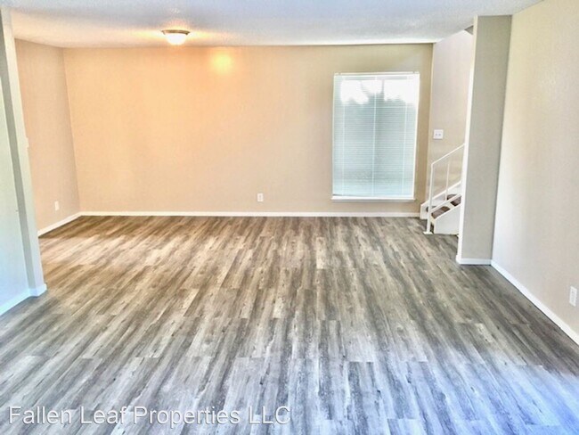 Tri Level Townhouse located in a Gated Community in San Pablo .. photo 4