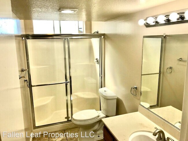 Tri Level Townhouse located in a Gated Community in San Pablo .. photo 5