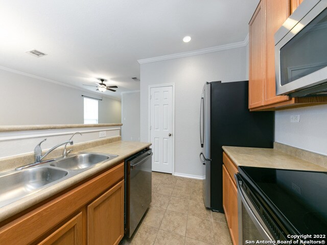 9847 Balboa Island San Antonio, TX 78245 photo 5
