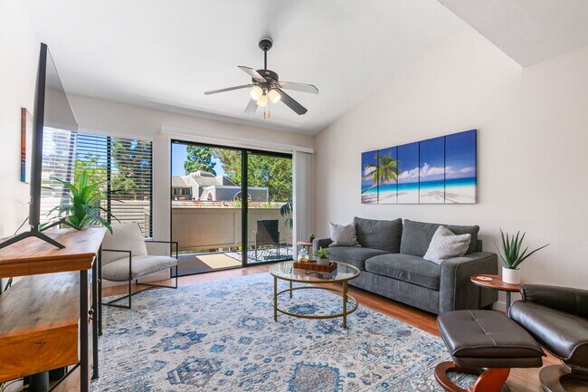 1075 Shadowridge Dr Vista, CA 92081 photo 2