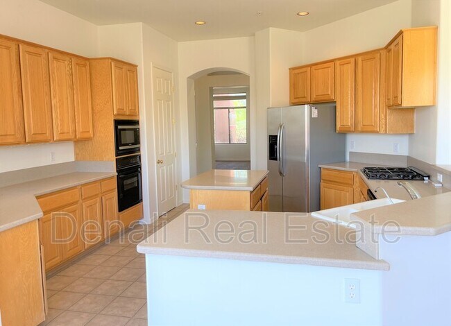 9331 E Mark Ln photo 2