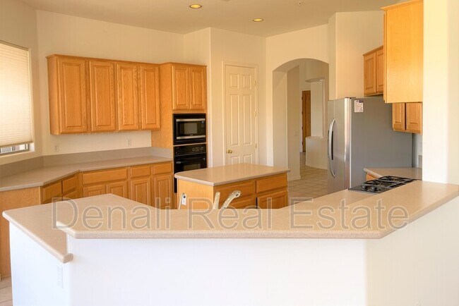 9331 E Mark Ln photo 3