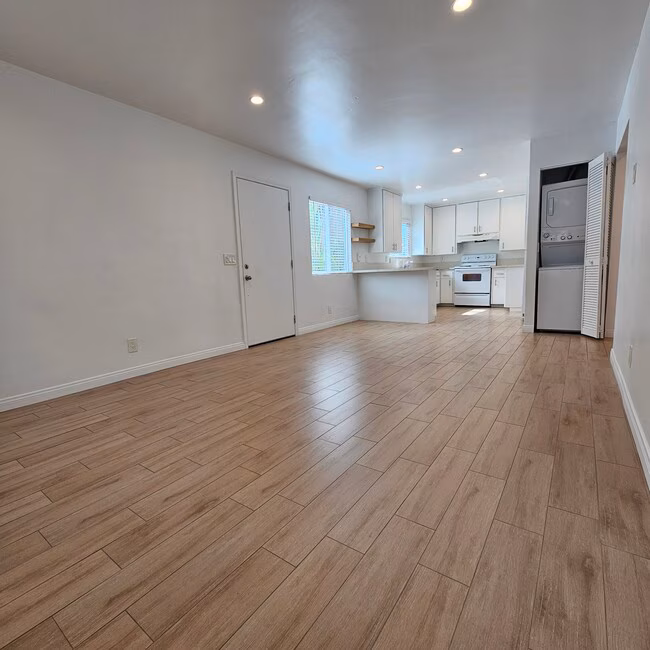 1845 N Vulcan Ave Encinitas, CA 92024 photo 4
