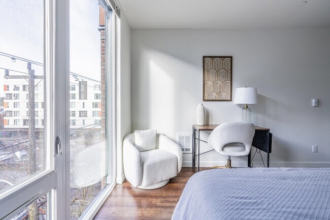 2407 E Union St Seattle, WA 98122 photo 3