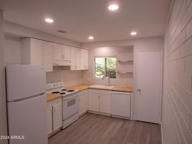 1450 E Bethany Home Rd Phoenix, AZ 85014 photo 5