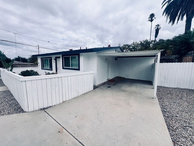 422 S Date St Escondido, CA 92025 photo 3