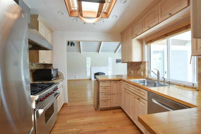 19902 Buckhaven Ln Saratoga, CA 95070 photo 5