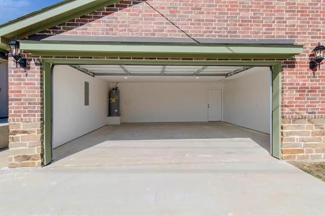 2310 Dalworth St Grand Prairie, TX 75050 photo 2