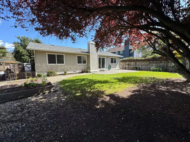 1663 Calle Ranchero Dr Petaluma, CA 94954 photo 2