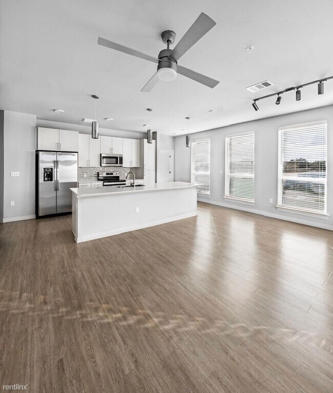 701 Industry Way Prosper, TX 75078 photo 4