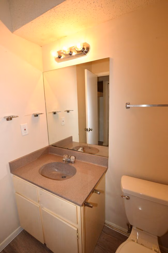 9023 Sawtooth Ln Austin, TX 78729 photo 4
