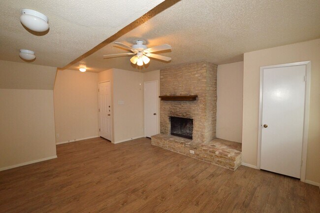 9023 Sawtooth Ln Austin, TX 78729 photo 5