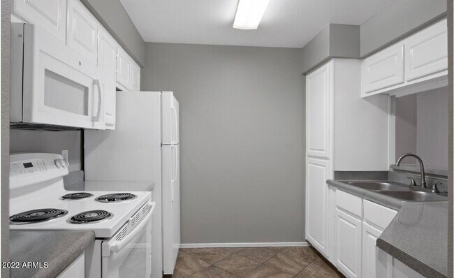 2025 E Campbell Ave Phoenix, AZ 85016 photo 4