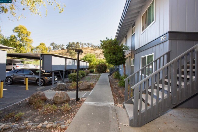 353 Masters Court, Walnut Creek, CA 94598 photo 3