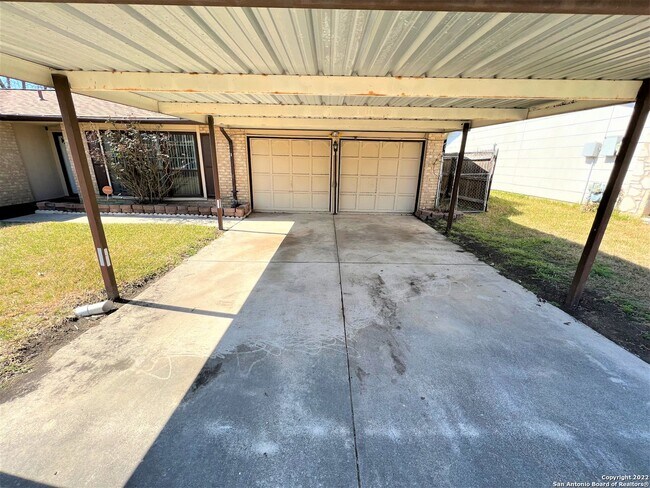 8327 Glen Ct San Antonio, TX 78239 photo 3