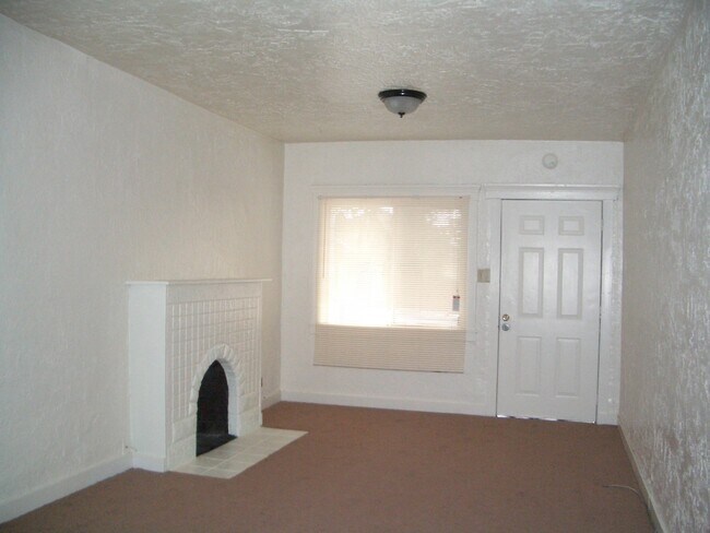 1616 96th Ave Oakland, CA 94603 photo 3
