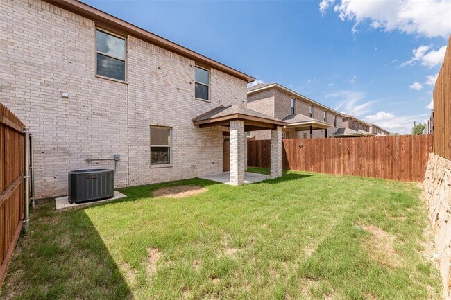 721 Rolling Terrace Cir Granbury, TX 76049 photo 5