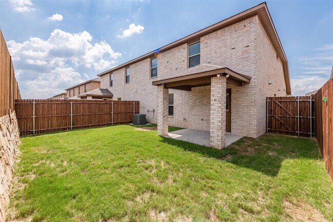 721 Rolling Terrace Cir Granbury, TX 76049 photo 4