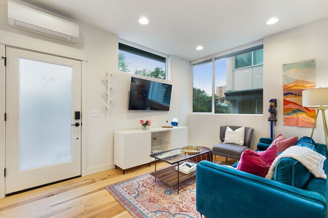 71D W Dravus St Seattle, WA 98119 photo 3