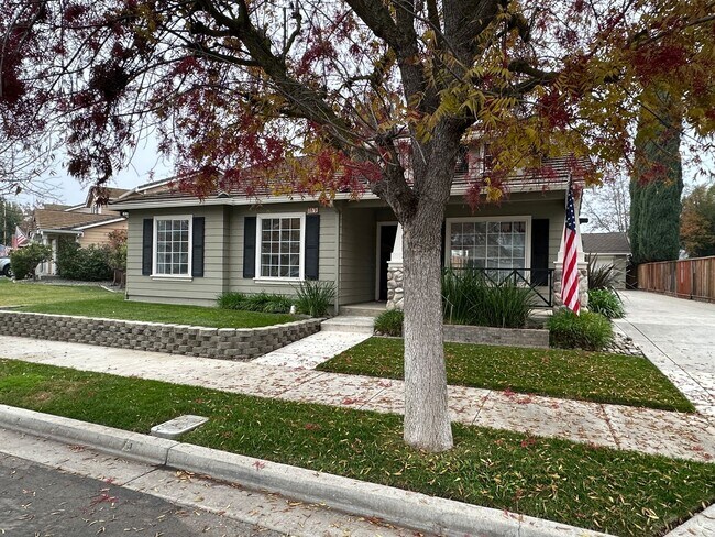 Gorgeous Remodeled Single Story in Brentwood photo 2